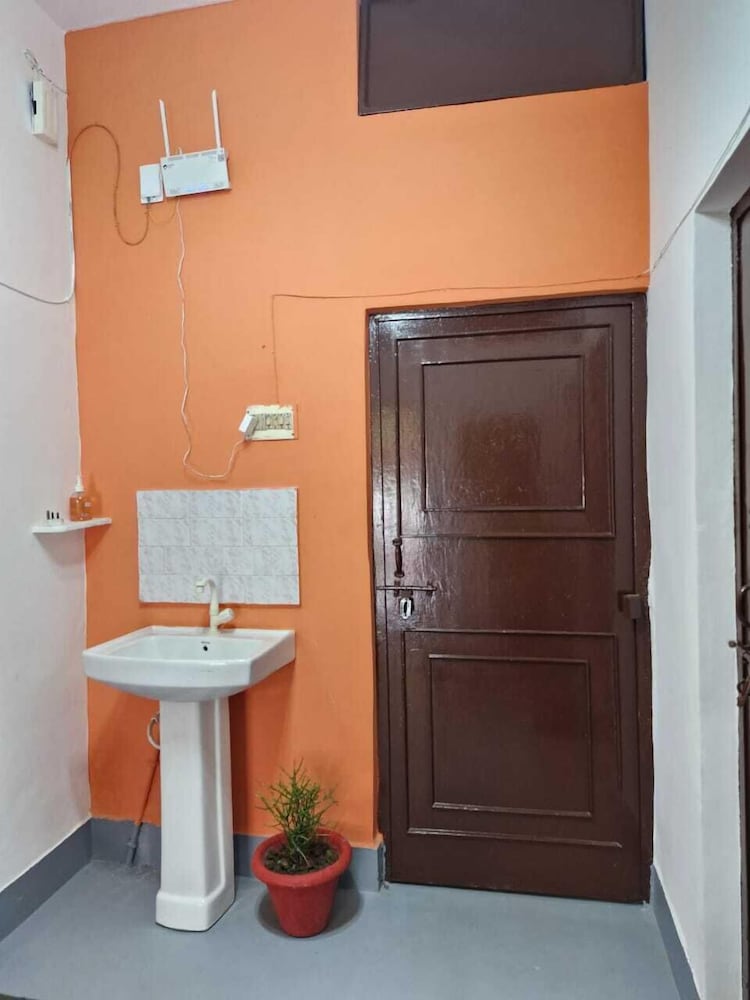 TNC Lucknow by The Nomad Cave Hostel