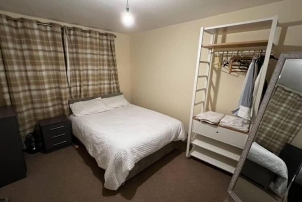 Your Home Away From Home in Leeds - on the Ring Rd view 2