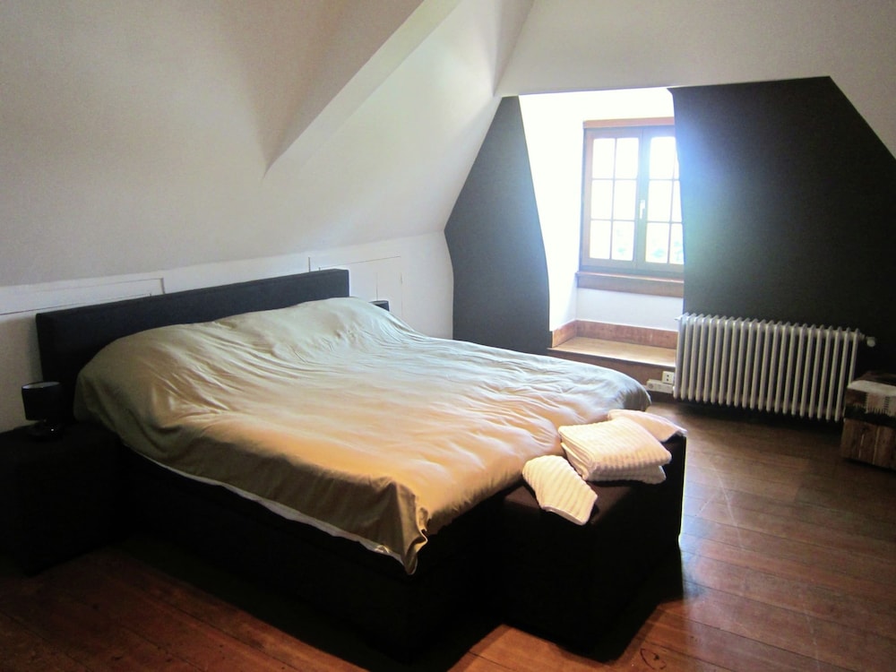 Luxury Castle, Basse-bodeux view 5