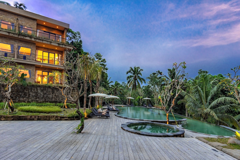 Hoshi Jungle Resort by Dhananjaya Hospitality