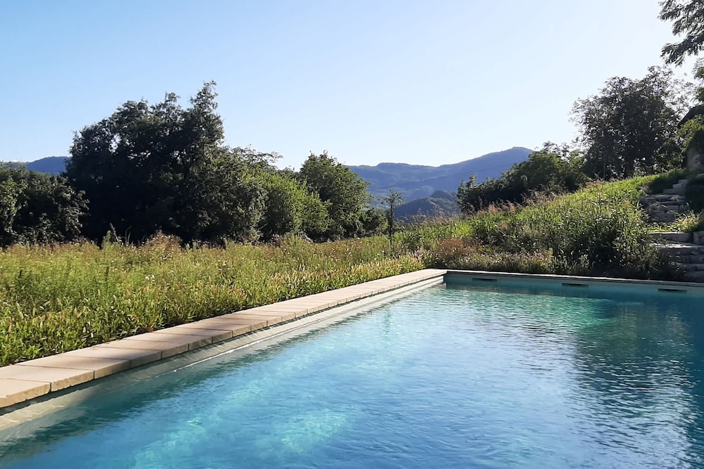 Villa Poggio Castellaro by Boutique in the Heart of Italy s Food Valley Emilia-romagna