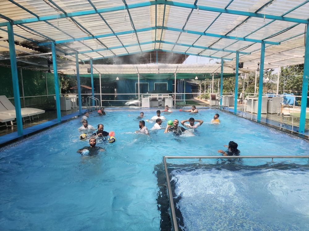 Supriti's Farmington Splash Resort