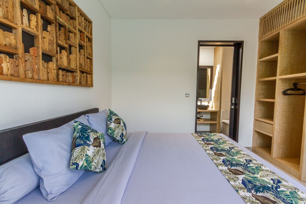 Villa Lys by Alfred in Bali - Charming 3BD Villa w Pool View Near Berawa Beach