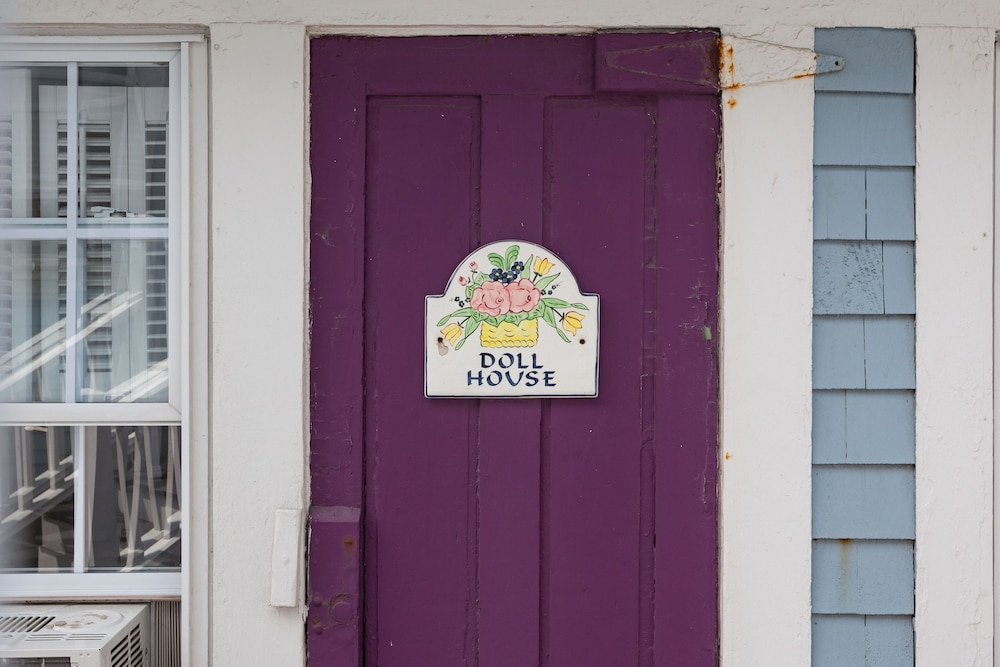 The Blue Dory Inn