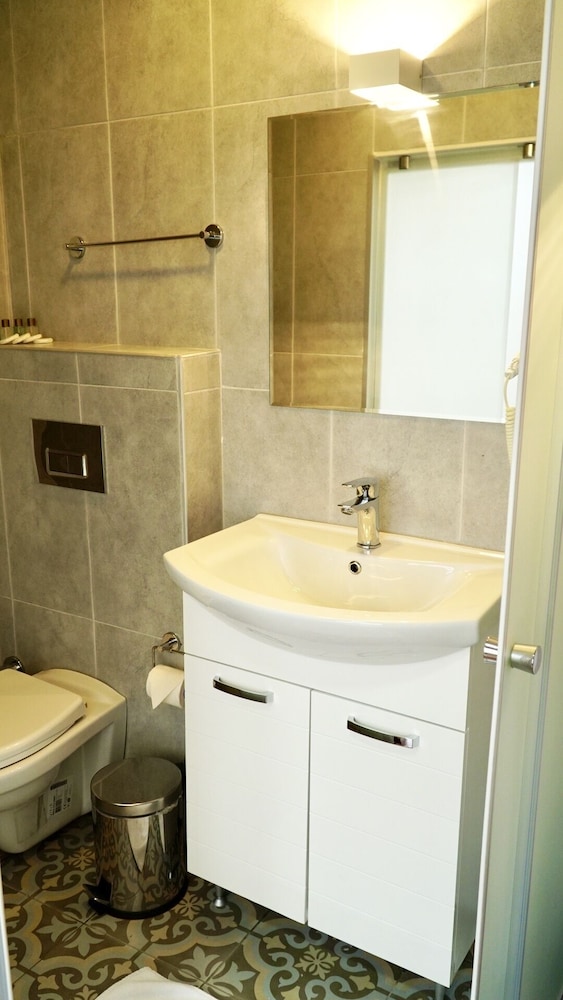 Qonaq Otel - Image 37