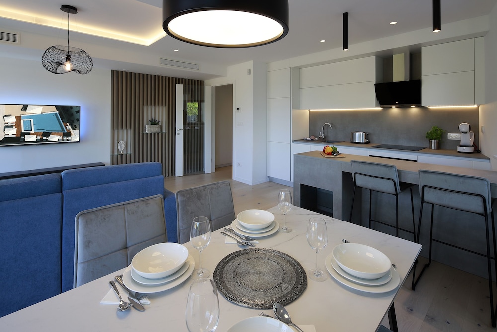 Posillipo Bright Apartment With Parking Space