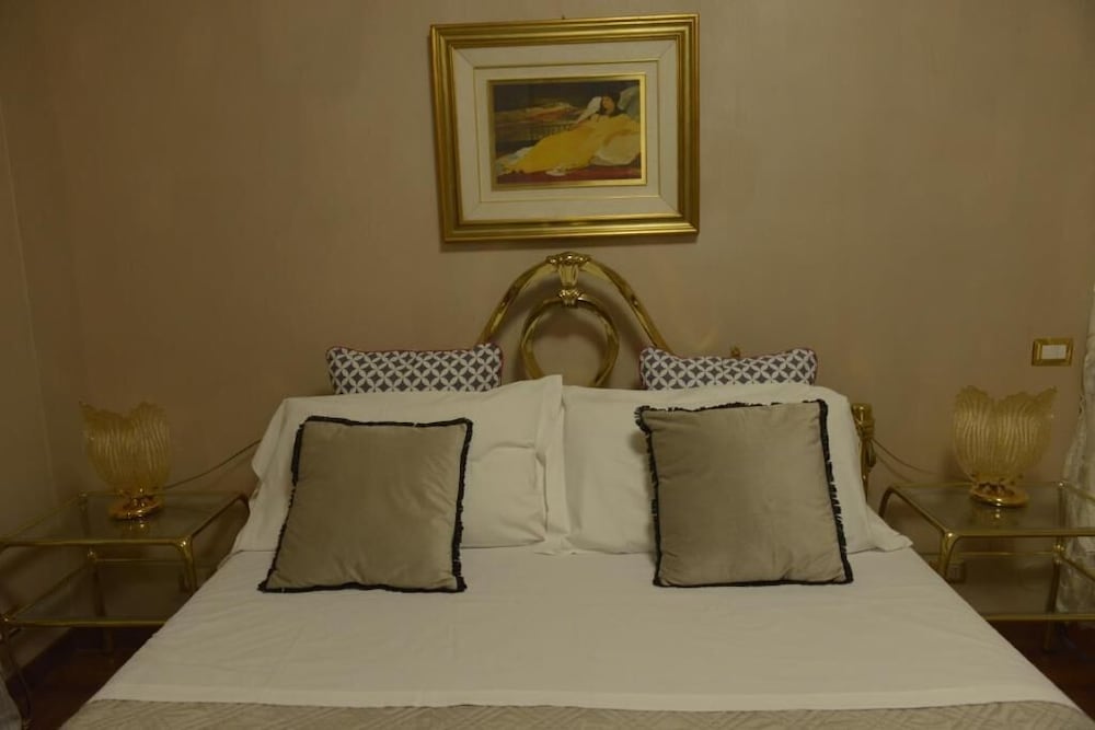 Villa Marisa bed breakfast and books