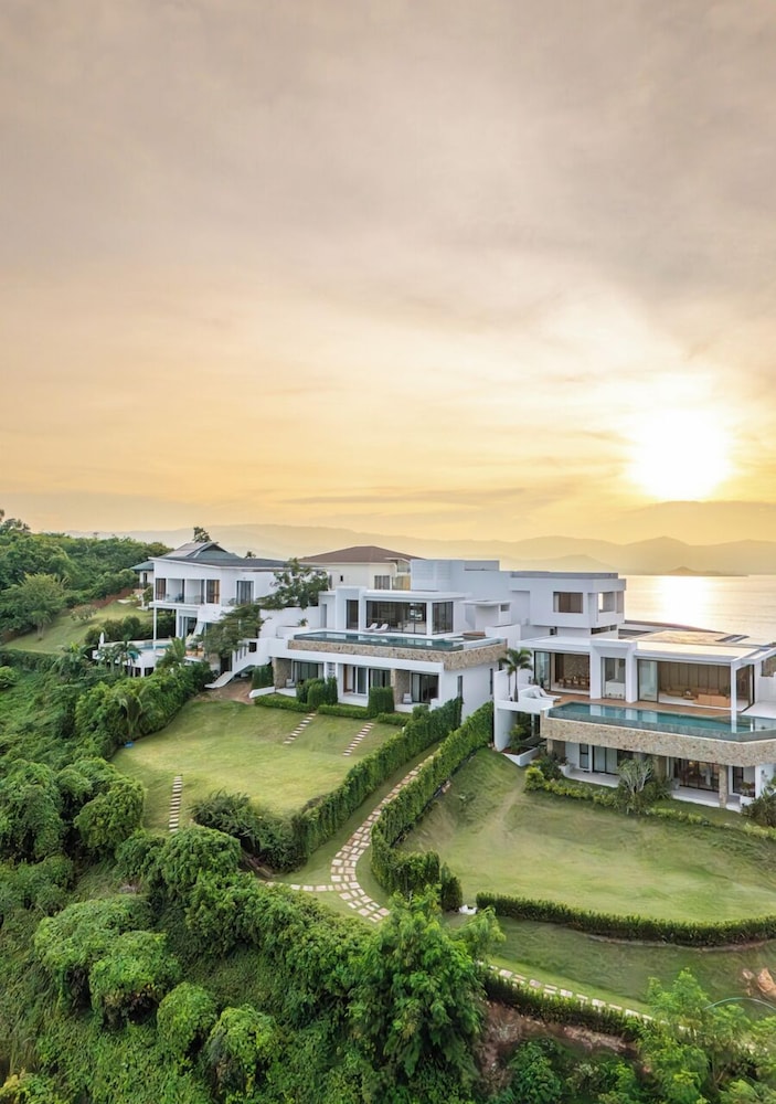 Cape Azure Resort Samui by Thalsea