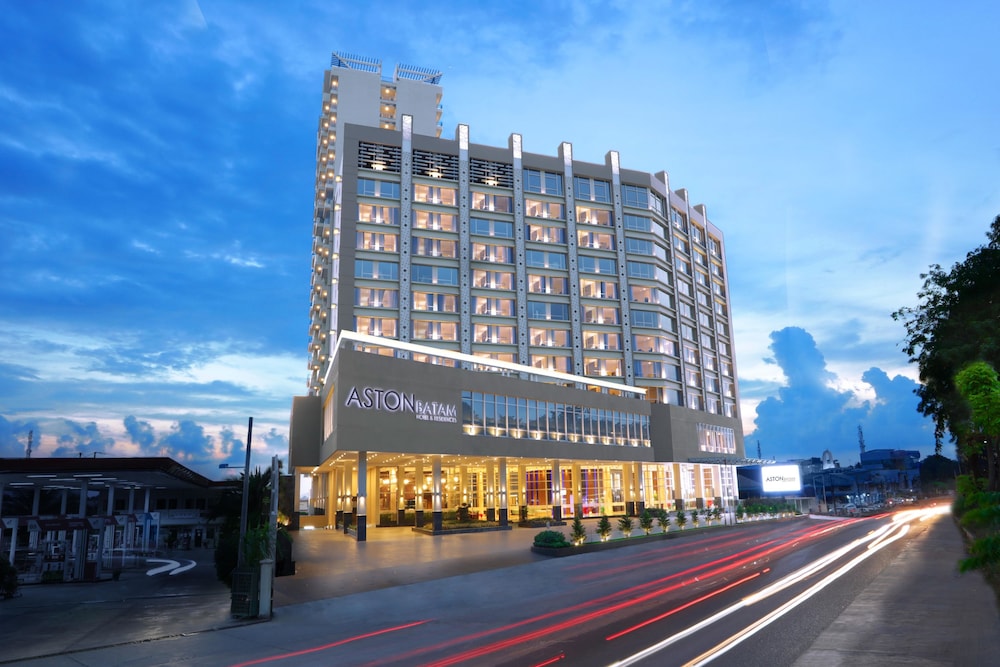 Hotel Aston Batam Hotel & Residence - Image 1