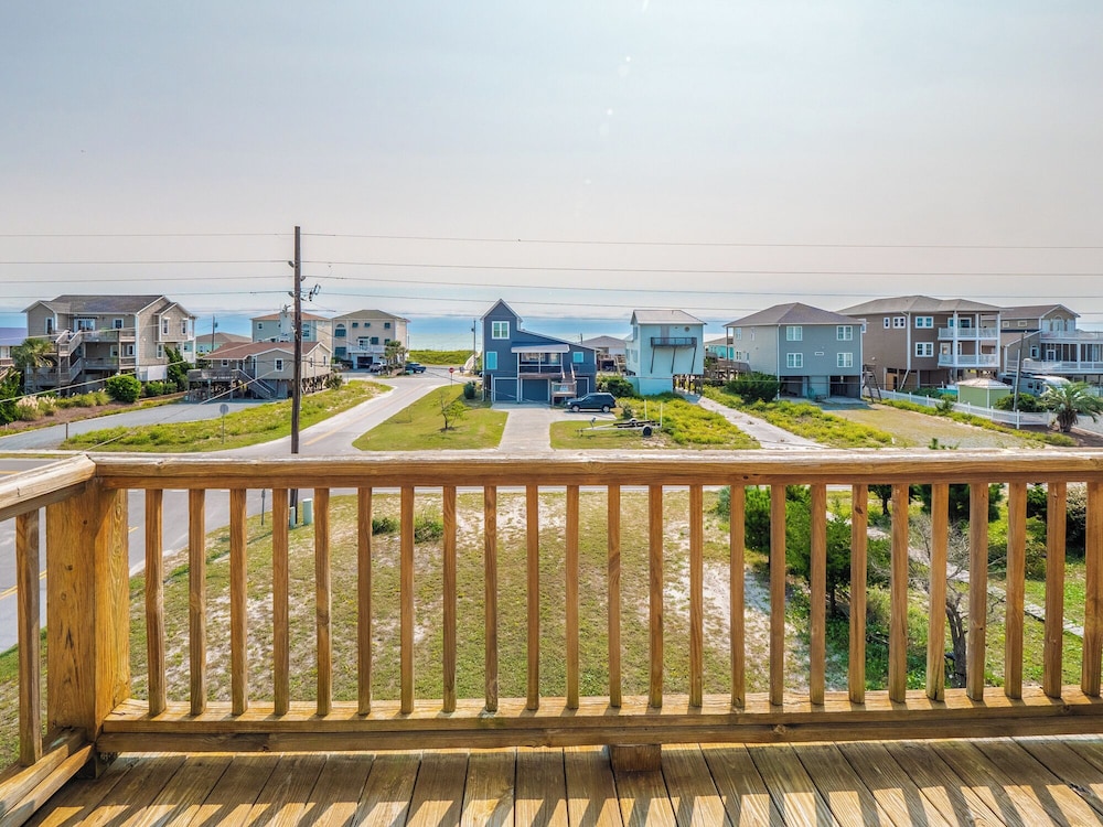 Casa Capri by Topsail Realty