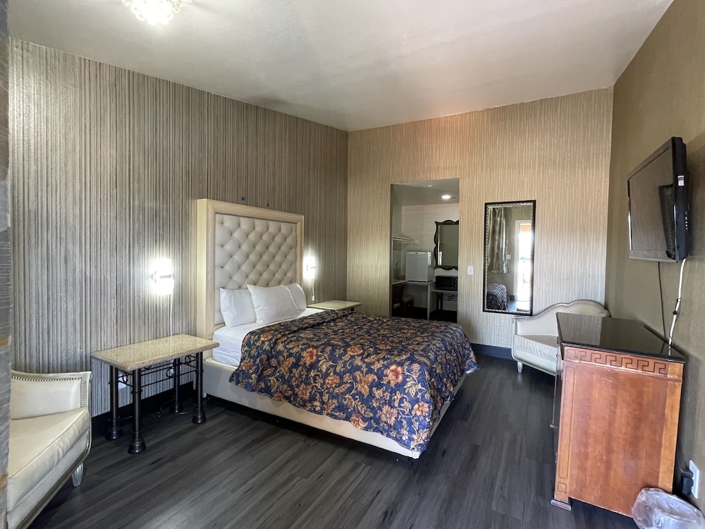 Crown Motel