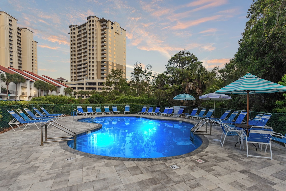 One More Round! 3BR 3BA Sleeps 10! 11 Pools! Golf Courses! Tennis Courts!