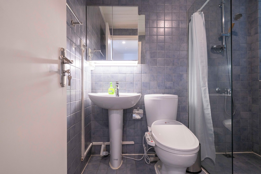 Tyms Xujiahui Stylish 1BR APT