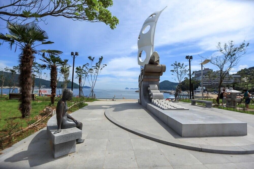 Gatnaeum Pension view 3