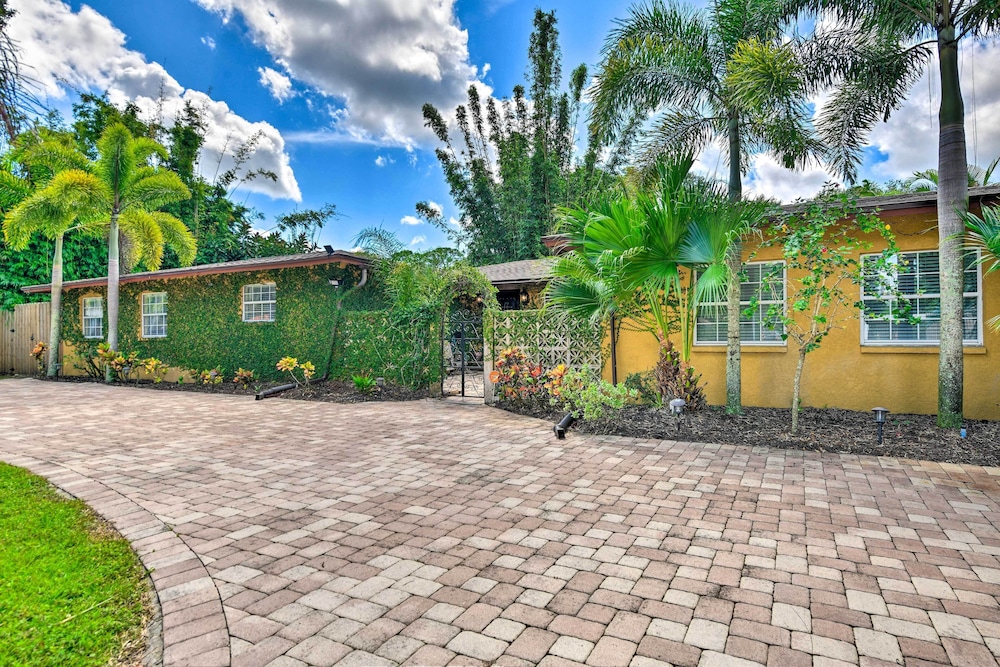 Sarasota Getaway w/ Private Pool & Backyard Oasis!
