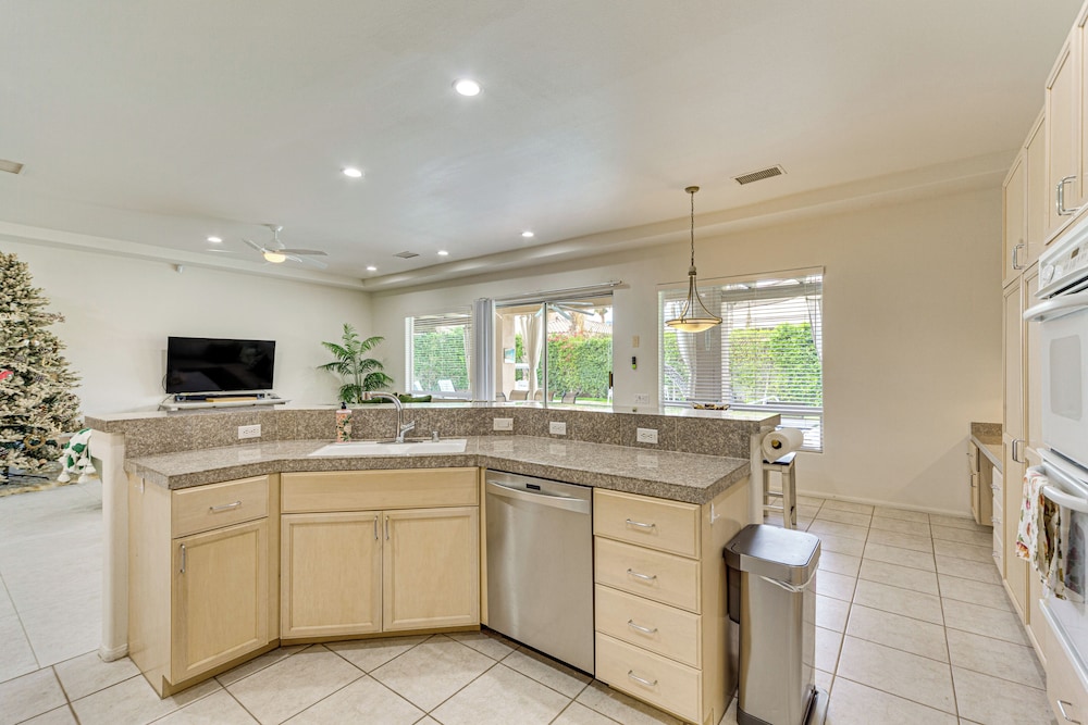 Family Friendly: Spacious Oasis in Palm Desert!