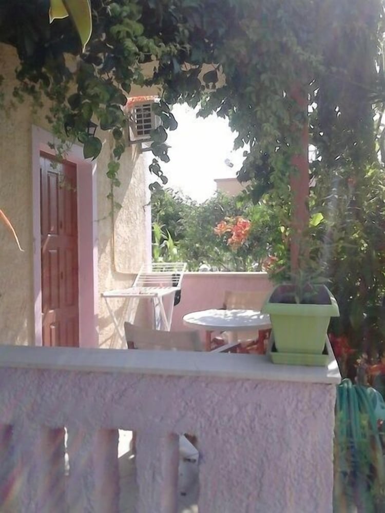 Smaragda Hotel