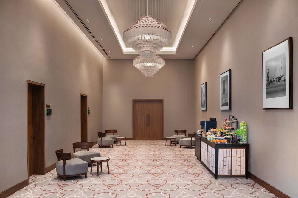 The WB Abu Dhabi, Curio Collection by Hilton