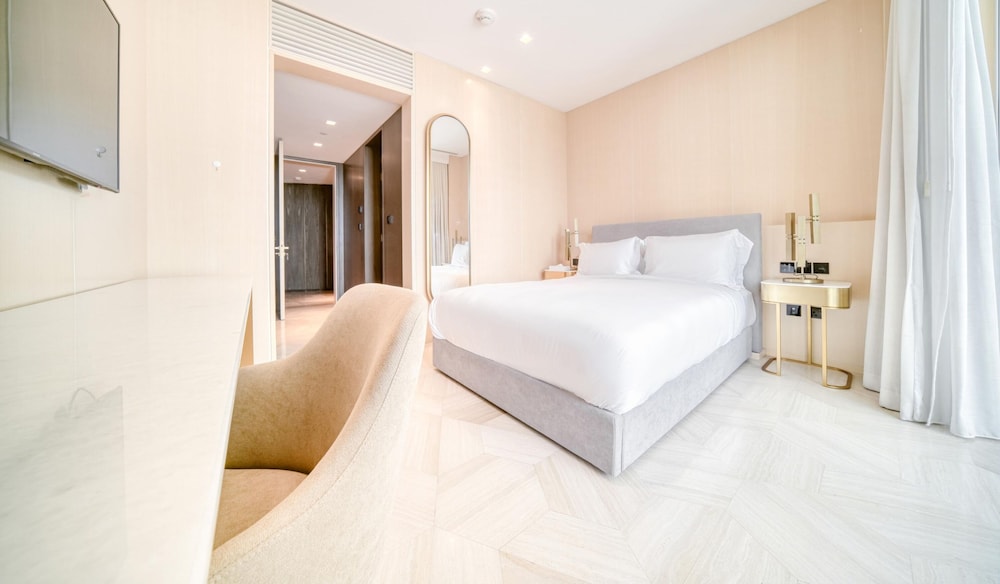 Five Palm Jumeirah 4BR Penthouse w Private Pool