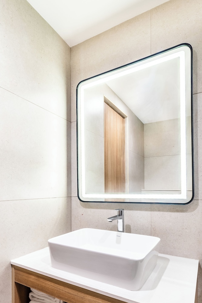 Hotel Lenexa By Bestinn Leisure