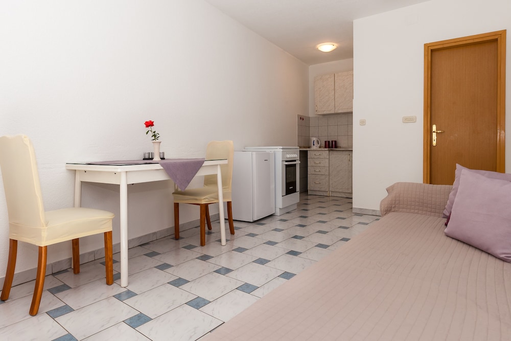 Ratac Apartments