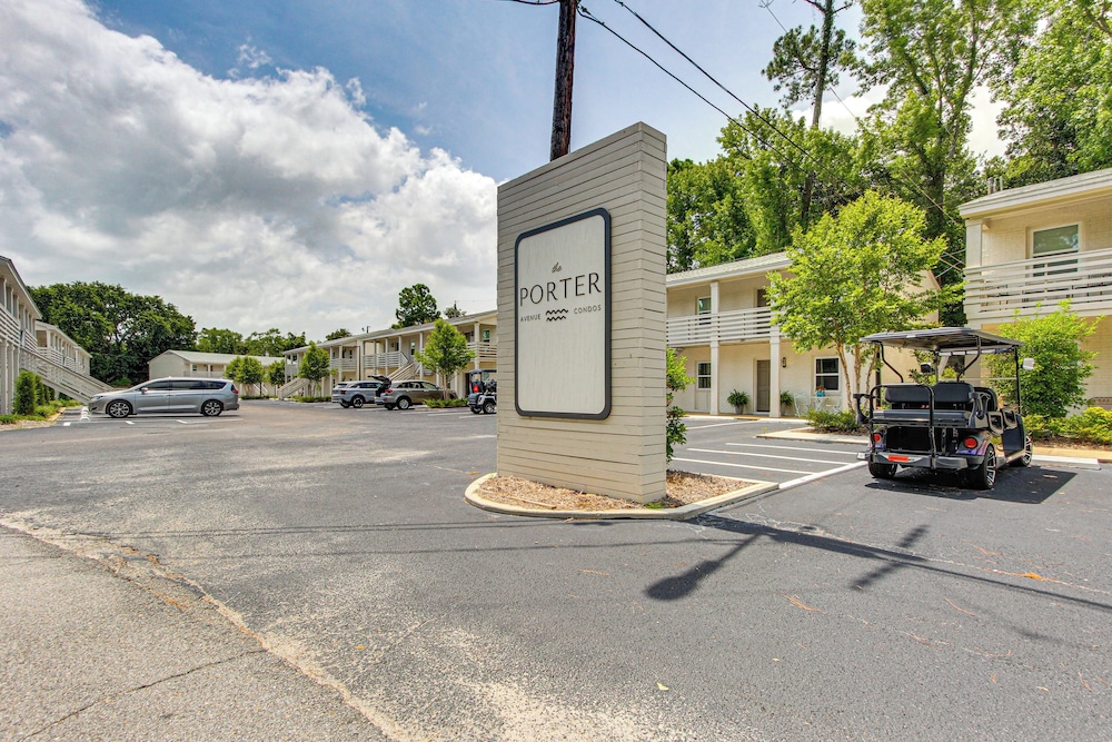 Walk to Ocean Springs Beach: Condo w/ Pool!