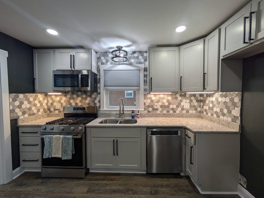 A122 Malone Home