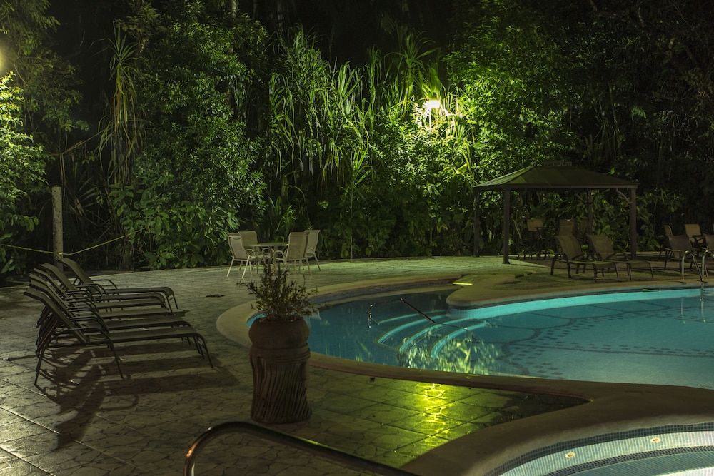 Aninga Lodge