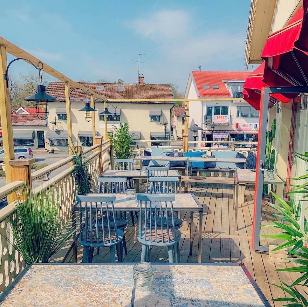 Tonys Restaurang & Pensionat view 5