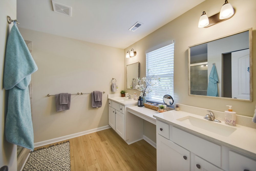 Walk to Beach: Group Getaway in Coastal Virginia