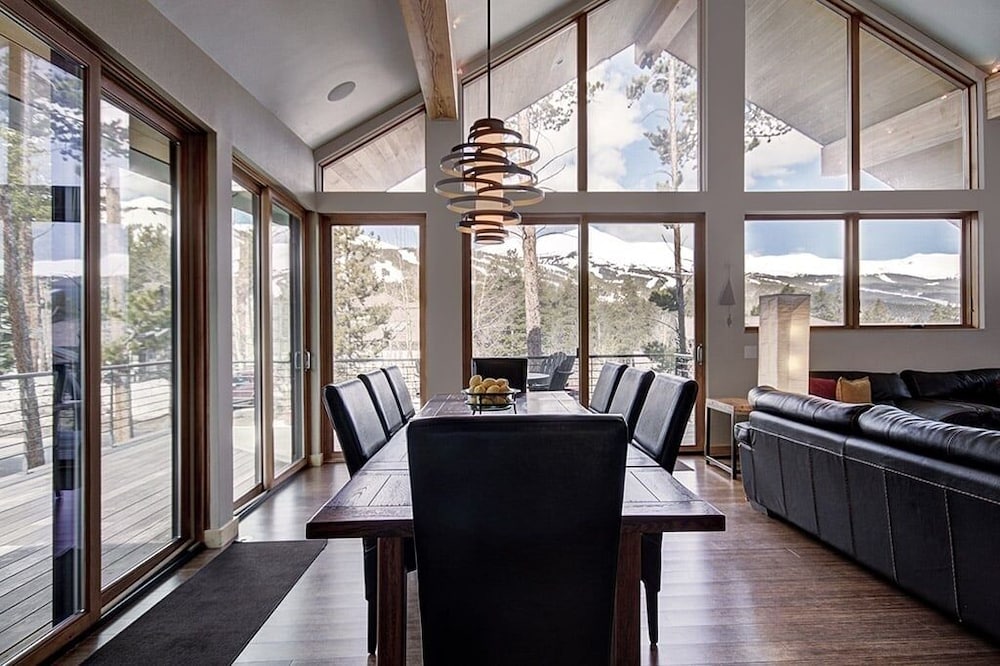 Cloud 4 Bedroom Home by RedAwning