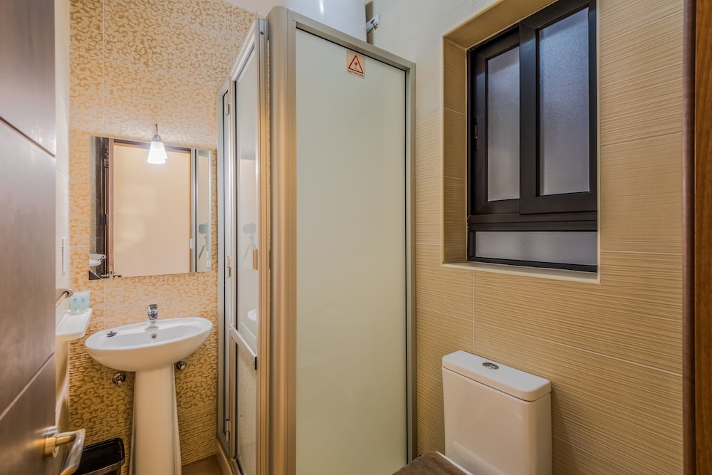 Blue Harbour 4 Seafront apartment by Getaways Malta — photo 5
