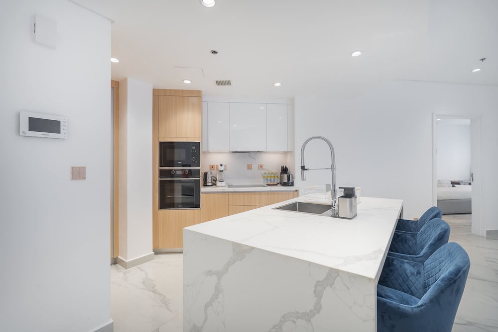 2 Bedroom With Beautiful Full Palm Waters Views