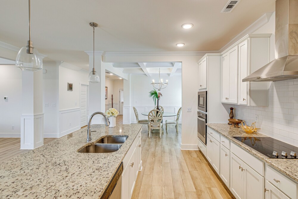 15 Mi to Dtwn Huntsville: Newly Built Home!
