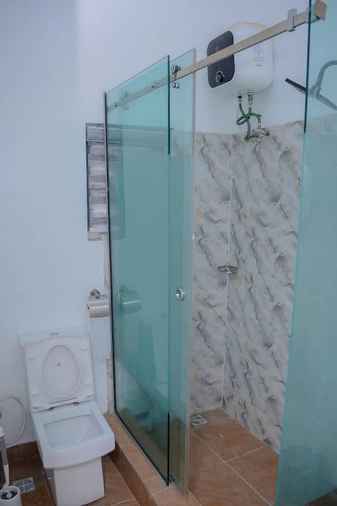 Bamgbose Apartments - Sleeps 2 - Parking - Balcony