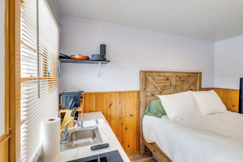 2 Mi to Black Hills Natl Forest: Convenient Pad!