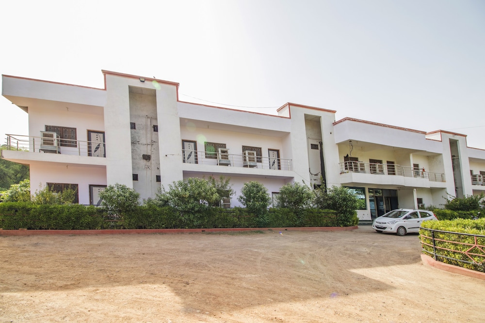 Aashirwad Guest House - main view