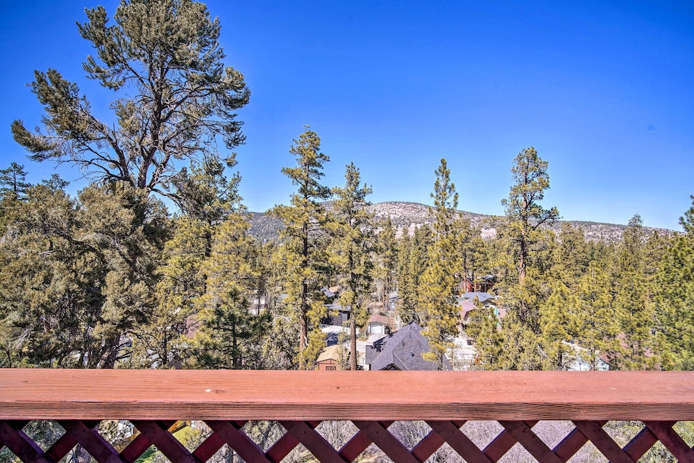 5 Mi to Snow Summit: Cabin w/ Deck & Fireplace view 3