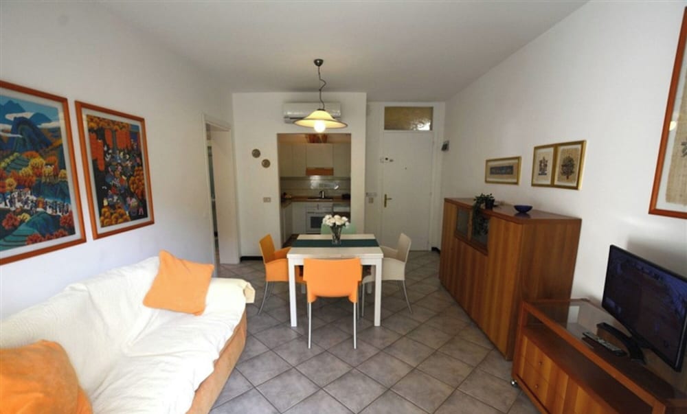 Equipped Flat for 5 Guests in Lignano Pineta With Communal Garden