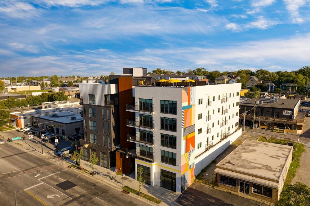 The Carter 503 by Avantstay Mins to Downtown