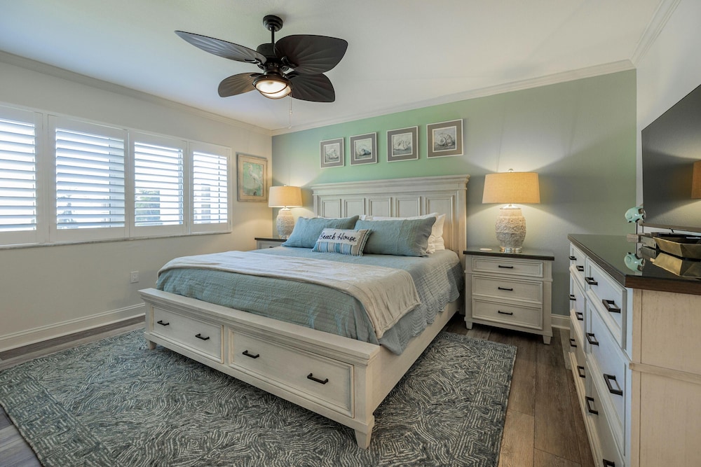 Land's End 4-306 Bay Front - Premier