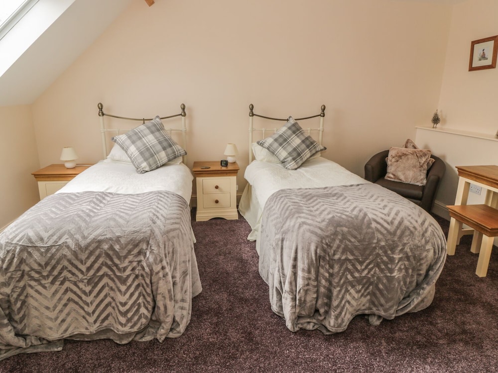 New Stable Cottage view 3
