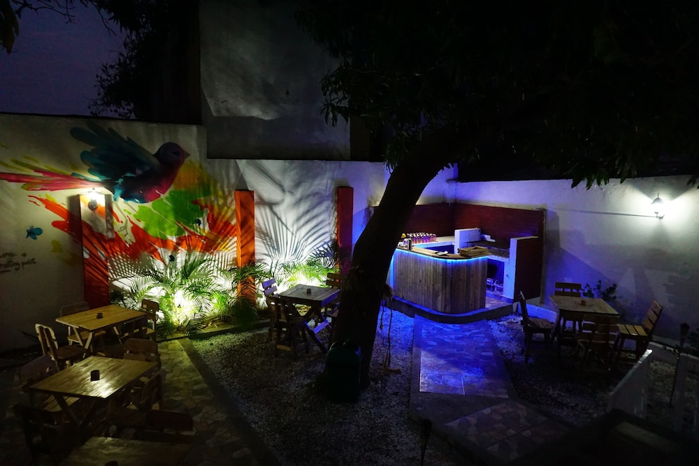 Hotel The Meeting Point Hostel - Image 1