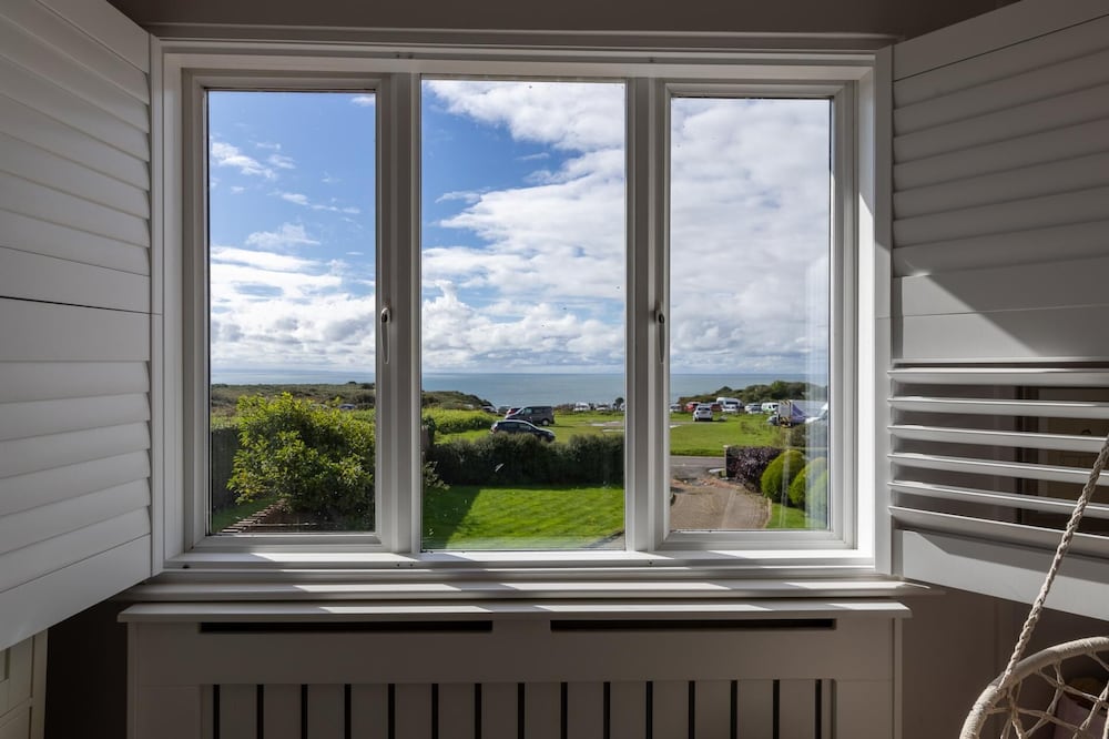 Seaview House - 5 Bedroom - Southgate
