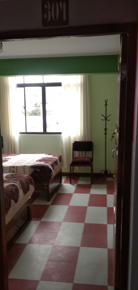 HOSTAL ETERNA PRIMAVERA
