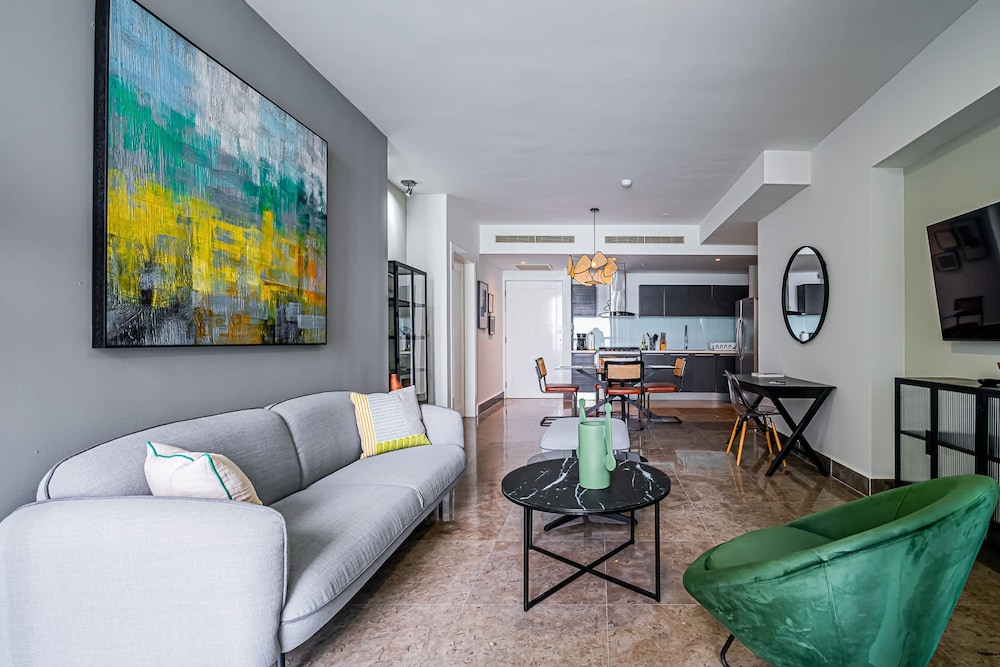 w Comfy 1BR w Fantastic Balcony in YOO