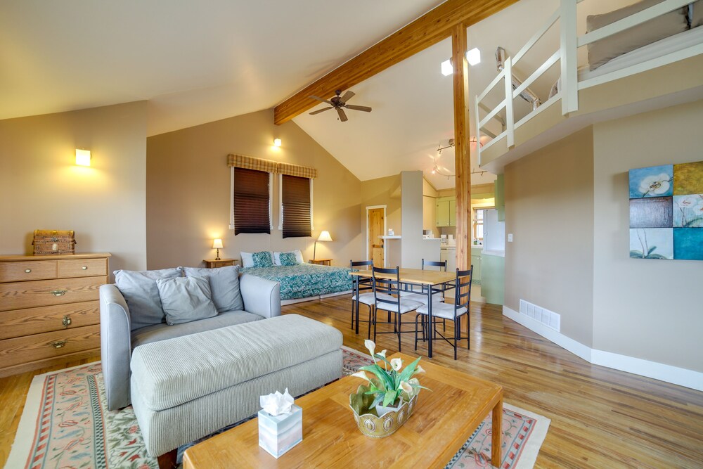 Idaho Vacation Rental ~ 7 Mi to Wind Cave view 3