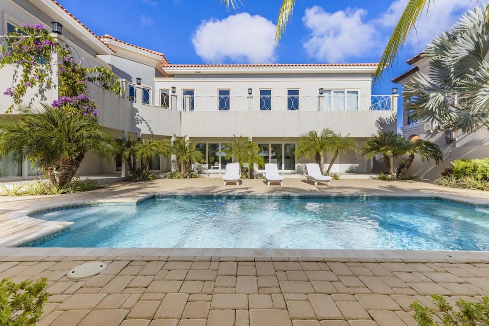 Brand NEW 4BR 5BA Villa w Privatepool Seaviews