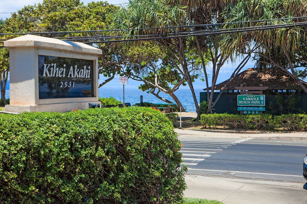 Budget Friendly - Kihei Akahi C-608, Ocean Views, Short Walk to Kamaole Beach II