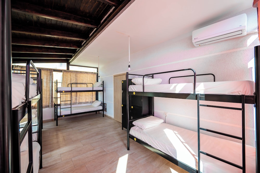 Lazy Roo Hostel Saranda